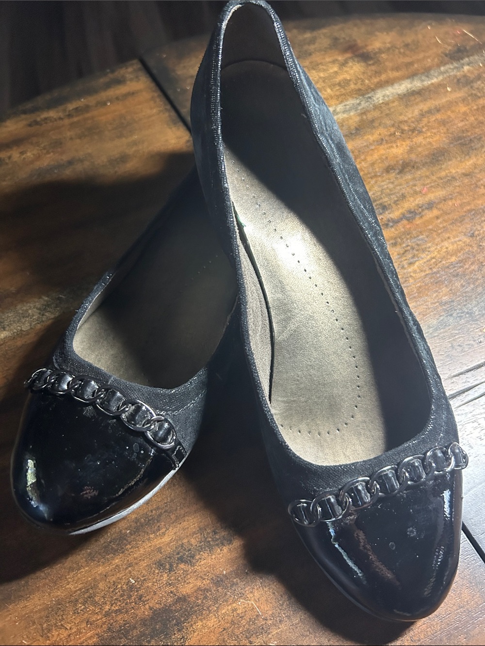 Naturalizers - Black Women’s Chain-Trim Ballet Flats - Size 10M